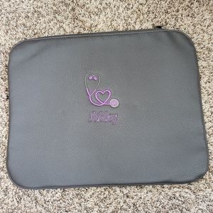 Jewell by Thirty-One Gray Pebbled Laptop Zipper Case (12x15)